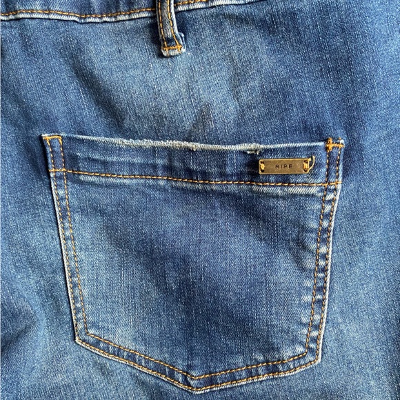 Ripe Denim Maternity Overalls (Size Large) - Picture 8 of 9